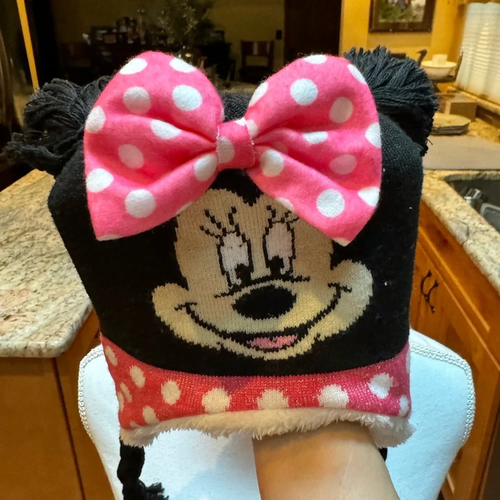 Minnie Mouse girls hat - Picture 1 of 8